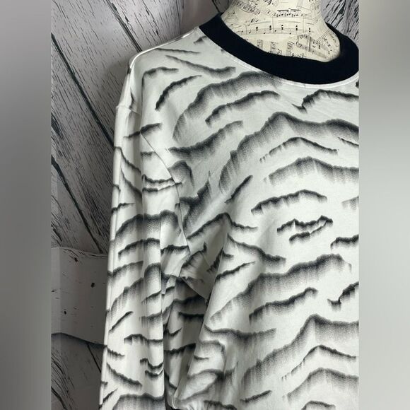 VARLEY Sawtelle Tiger Print Sweatshirt White & Black M - Picture 4 of 9